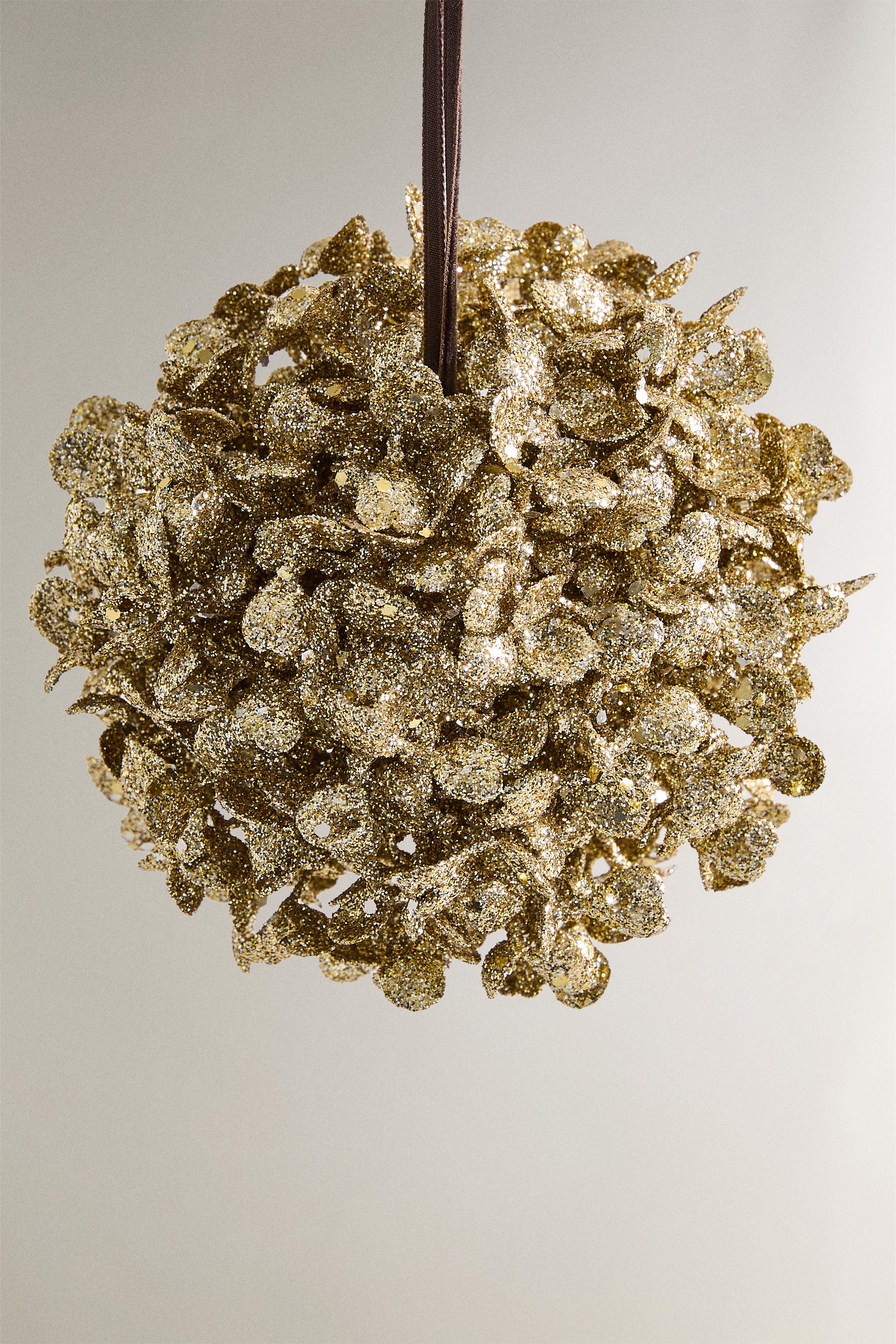 CHRISTMAS SHINY PETALS TREE ORNAMENT